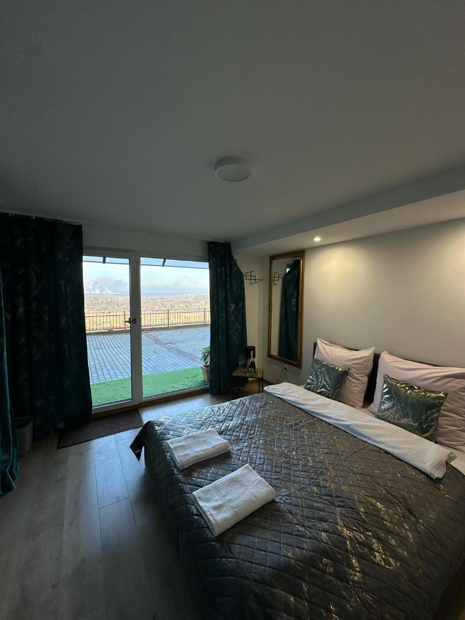 Apartament Bena Ze Zjawiskowym Tarasem Widokowym Chełmno Esterno foto