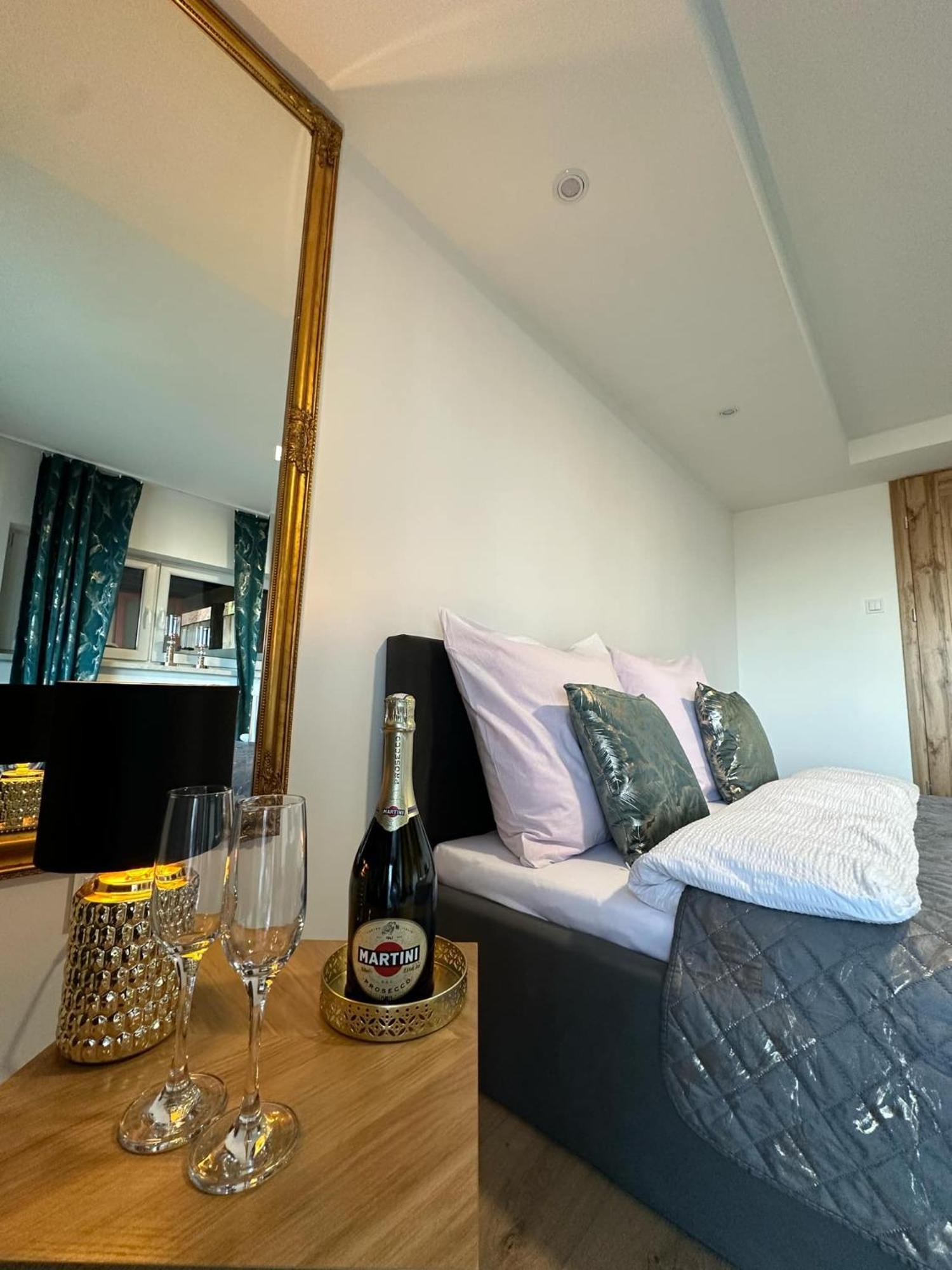 Apartament Bena Ze Zjawiskowym Tarasem Widokowym Chełmno Esterno foto